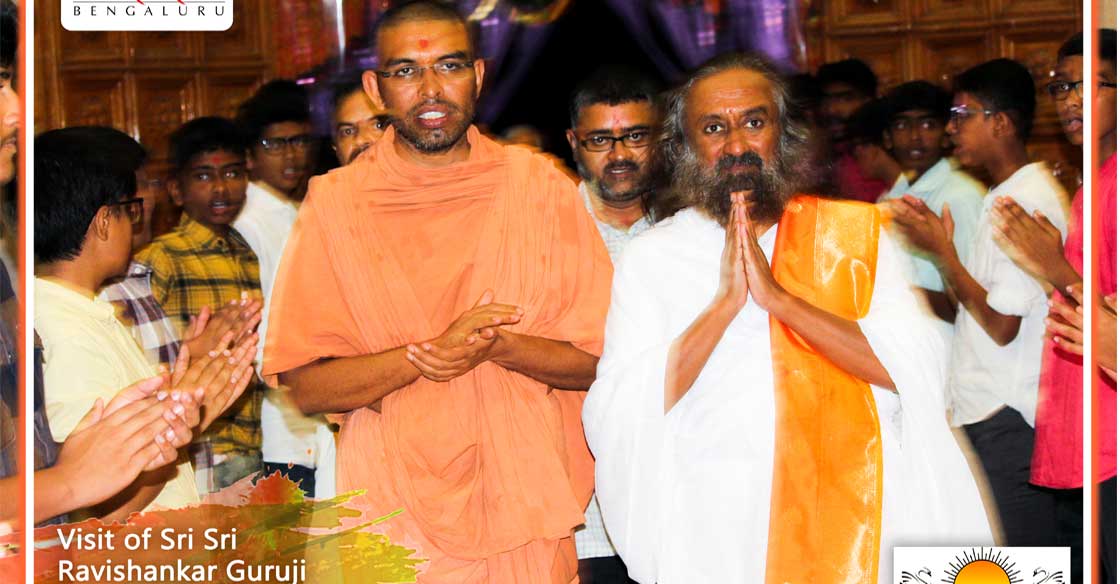 Sri Sri Ravishankar Guruji visits Swaminarayan Gurukul International School after Ram Janmabhoomi Ayodhya Verdict