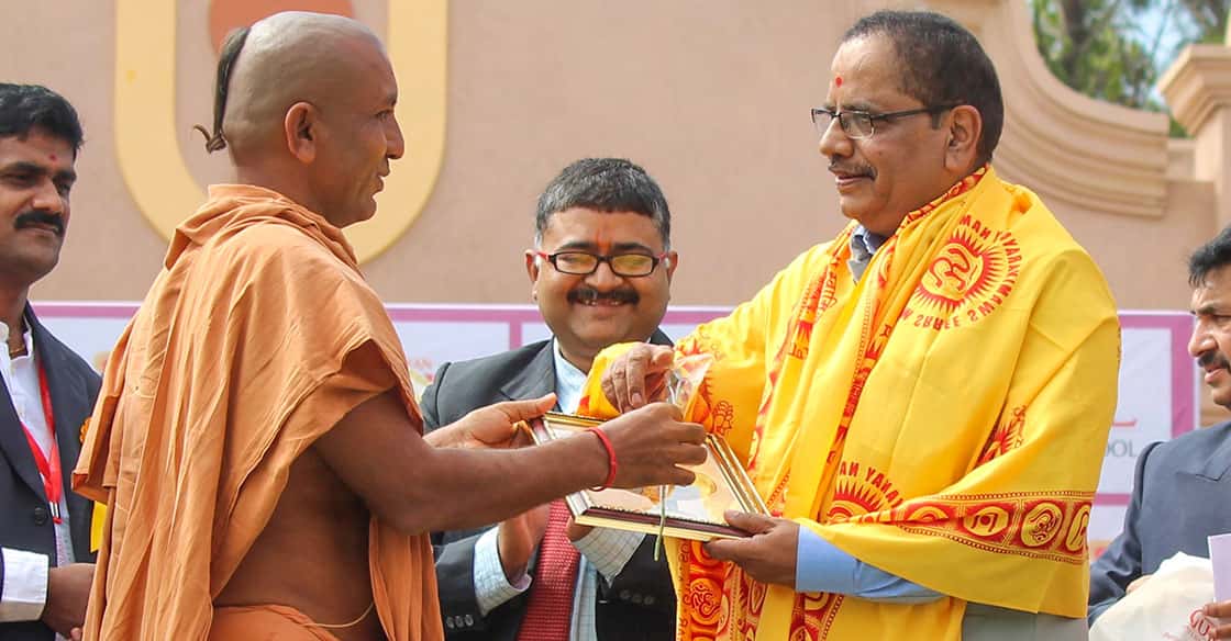 Mr. Gopal B Hosur Graces Swaminarayan Gurukul Bengaluru with his visit