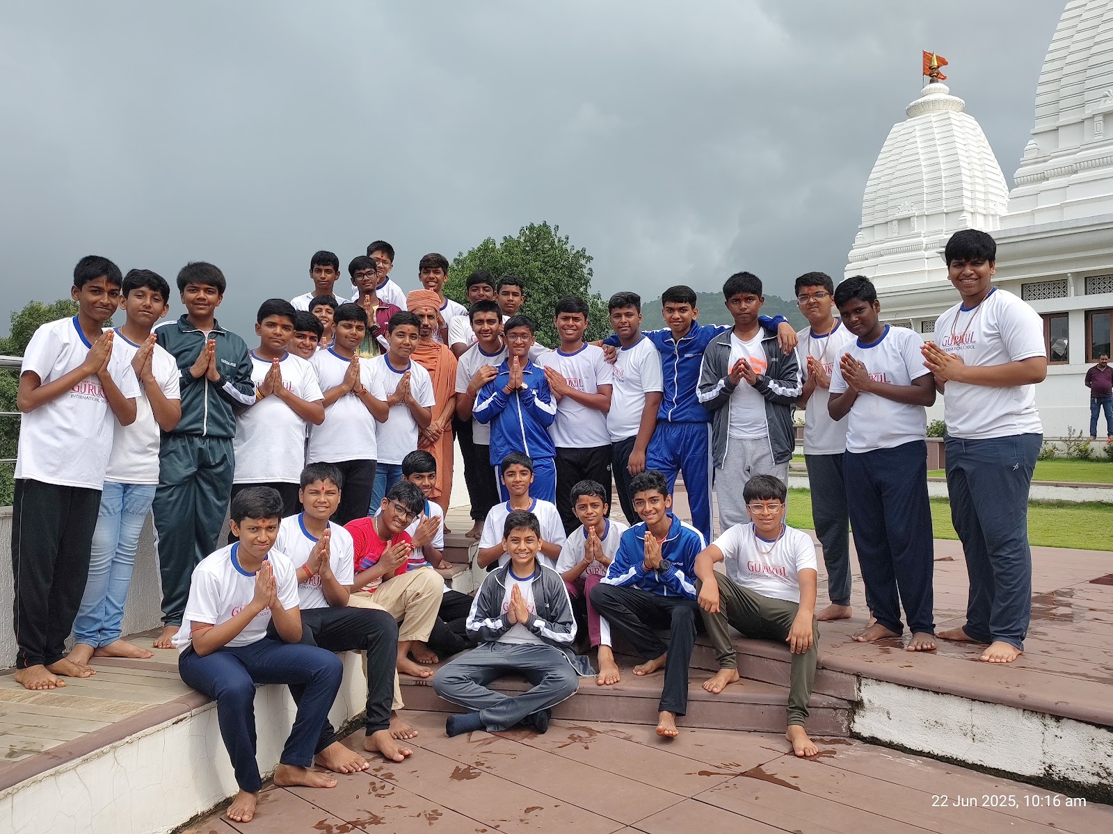 Ajqwtboveq6 Adhgnqv2Tk Hlkag70 N3 Bn5Wmcmopuls05Iot1Dfw08V5Stirmqgeficyidatsm2R L Bqm2Lhxh2O8Q1 X6Zh Jipoxp0Lickwgurukul Students Visit To Mandir 2025 26 At Navi Mumbai