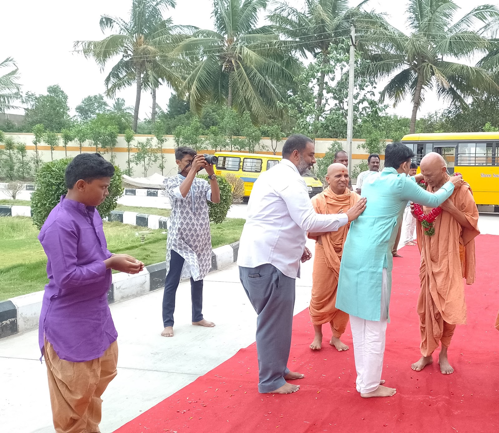 Welcoming Elder Swamiji