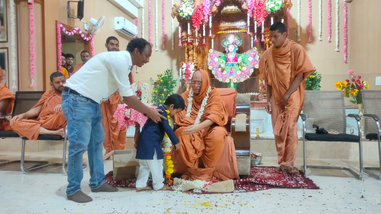 Vartman Diksha – Guru Maharaj Blessings