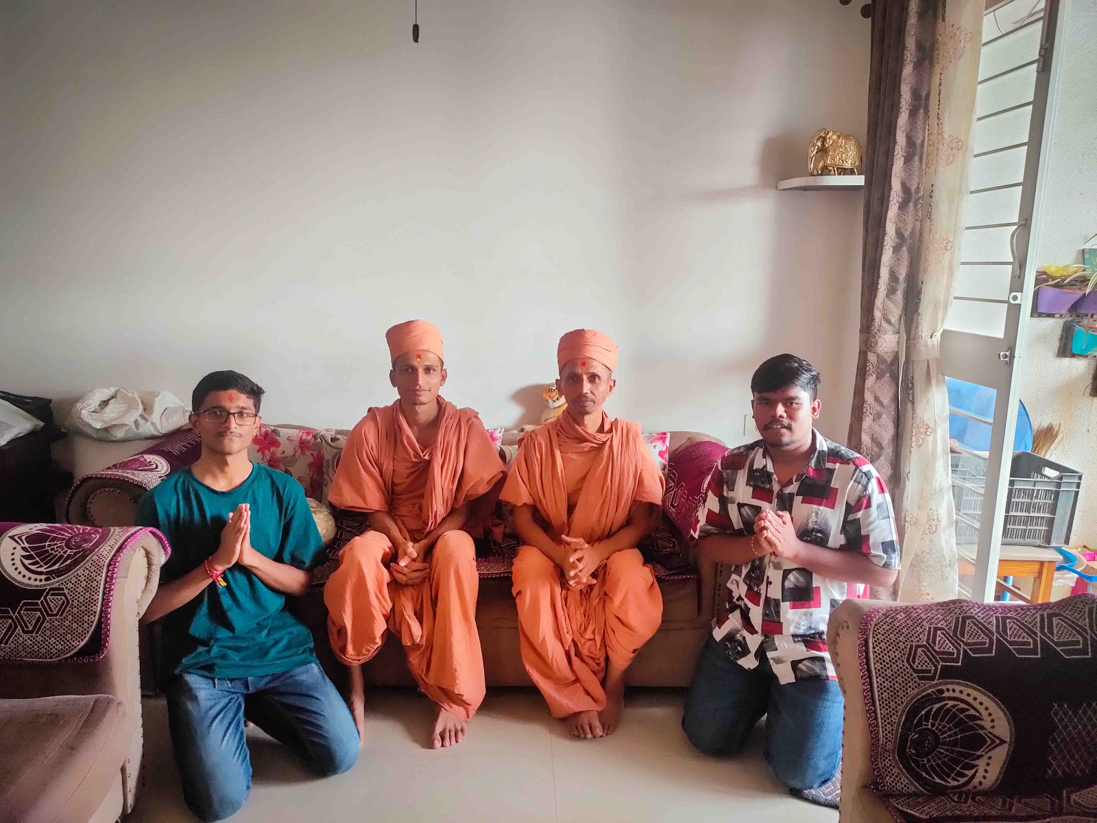 Echoes of the Gurukul: A Spiritual Meet in Pune Homes