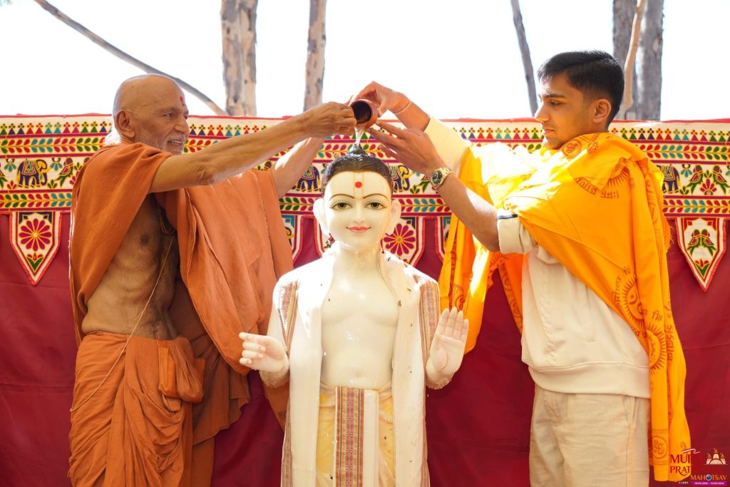 Spiritual Discipline Story Of Vighnesh Mohota Performing Abhishek With A Saint, Reflecting Faith, Devotion, And Gurukul Values